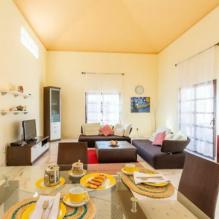 Hotell Oyo Bahia La Oliva